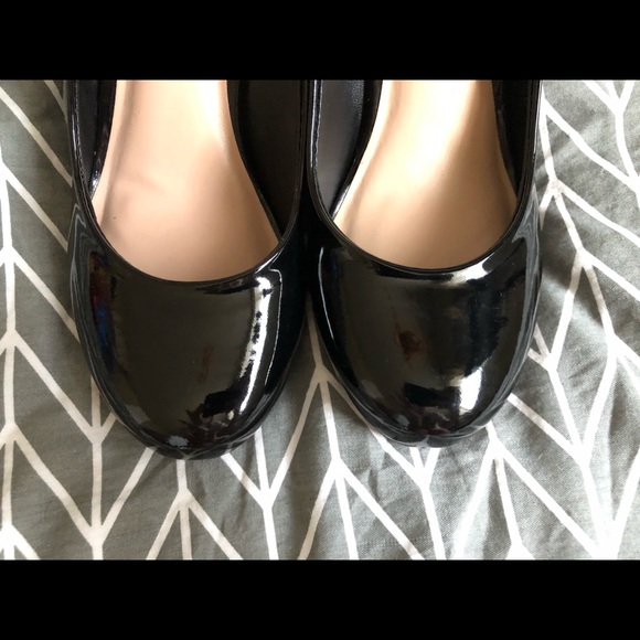 Kelly & Katie Heels, Round Toe - Black, Size 8 - Picture 6 of 16